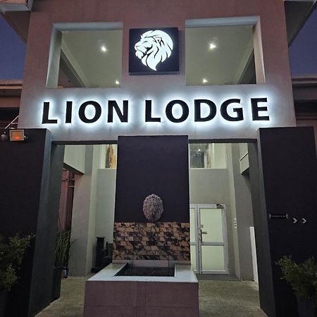 Lion Lodge Блумфонтейн Экстерьер фото