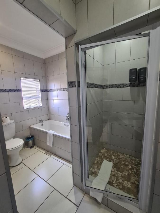 Lion Lodge Блумфонтейн Экстерьер фото