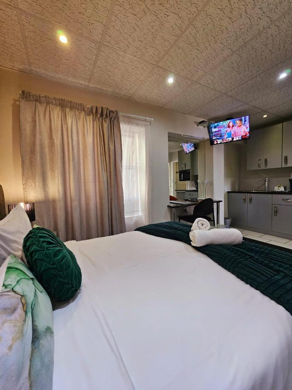 Lion Lodge Блумфонтейн Экстерьер фото